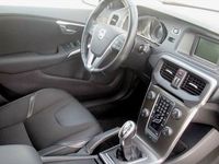 Gebraucht Volvo V40 114 PS (83 kW) 2013 Rot Kombi