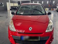 Gebraucht Renault Clio II 75 PS (55 kW) 2010 Rot Limousine
