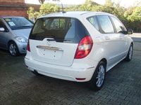 Gebraucht Mercedes A180 Elegance 116 PS (85 kW) 2010 Weiß Van / Kleinbus