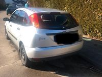 Second-hand Ford Focus 90 CP (66 kW) 2000 Gri Berlinǎ