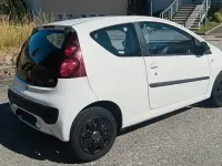 Gebraucht Peugeot 107 Active 68 PS (50 kW) 2013 Weiß Kleinwagen