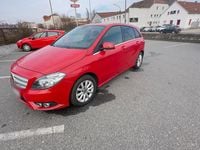 Gebraucht Mercedes B180 109 PS (80 kW) 2015 Rot Van / Kleinbus