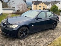 Gebraucht BMW 320 150 PS (110 kW) 2006 Blau Limousine