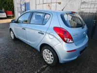 Gebraucht Hyundai i20 75 PS (55 kW) 2013 Blau Kleinwagen