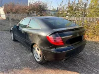 Gebraucht Mercedes C220 140 PS (102 kW) 2003 Schwarz Coupé
