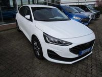 Gebraucht Ford Focus Titanium 125 PS (91 kW) 2022 Weiss Limousine