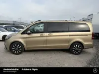 Gebraucht Mercedes V220 163 PS (119 kW) 2024 Gold Van / Kleinbus