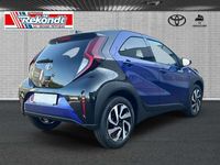 Neu Toyota Aygo X 72 PS (52 kW) 2025 Juniper blue / black mica (209 SUV