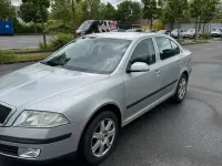Używany Skoda Octavia 102 KM (75 kW) 2005 Srebrny Sedan/Limuzyna