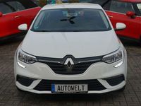 Gebraucht Renault Mégane IV Play 101 PS (74 kW) 2018 Weiß Limousine