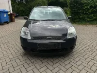 Gebraucht Ford Fiesta 60 PS (44 kW) 2004 Dunkelblau Kleinwagen