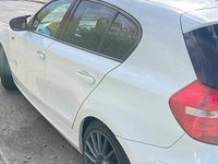 Gebraucht BMW 116 116 PS (85 kW) 2010 Weiß Kleinwagen