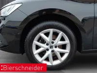 Gebraucht Seat Leon Style 131 PS (96 kW) 2022 Schwarz Limousine