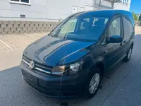 Używany VW Caddy Trendline 102 KM (75 kW) 2015 Niebieski Minivan