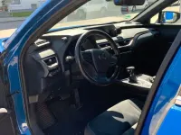 Second-hand Lexus UX 184 CP (135 kW) 2020 Albastru SUV