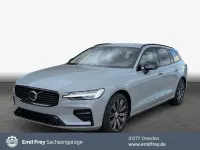 Gebraucht Volvo V60 Plus 197 PS (144 kW) 2025 Vapour grey metallic Kombi