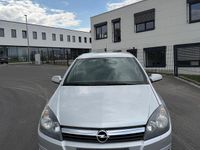 Second-hand Opel Astra 105 CP (77 kW) 2004 Argintiu Hatchback