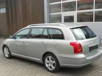 Gebraucht Toyota Avensis Sol 129 PS (94 kW) 2005 Light olive mica metallic Kombi