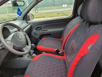 Second-hand Renault Clio II 55 CP (40 kW) 2011 Roșu Hatchback