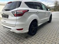 Gebraucht Ford Kuga Vignale 179 PS (131 kW) 2019 White platinum SUV