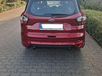 Gebraucht Ford Kuga ST-Line 179 PS (131 kW) 2017 Rot SUV