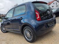 Second-hand VW up! 75 CP (55 kW) 2015 Albastru Hatchback