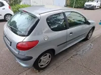 Gebraucht Peugeot 206 Style 75 PS (55 kW) 2001 Grau Limousine