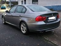 Gebraucht BMW 318 143 PS (105 kW) 2010 Grau Limousine