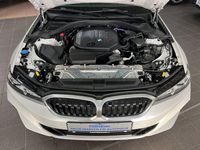 Gebraucht BMW 320 190 PS (139 kW) 2023 Mineralweiss Kombi