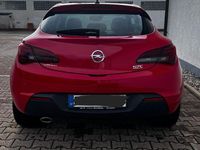 Gebraucht Opel Astra GTC Edition 179 PS (131 kW) 2011 Rot Limousine