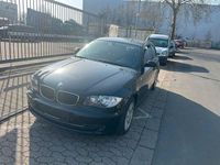 Gebraucht BMW 116 122 PS (89 kW) 2009 Schwarz Kleinwagen