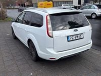 Gebraucht Ford Focus 109 PS (80 kW) 2010 Weiß Limousine