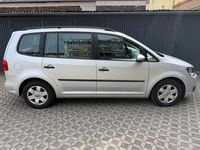 Gebraucht VW Touran Trendline 105 PS (77 kW) 2014 Silber Van / Kleinbus