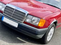 Gebraucht Mercedes 230 132 PS (97 kW) 1988 Rot Limousine