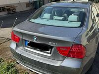 Gebraucht BMW 318 144 PS (105 kW) 2011 Silber Limousine