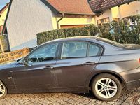 Gebraucht BMW 318 143 PS (105 kW) 2007 Grau Limousine