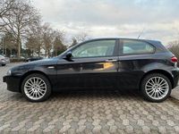 Gebraucht Alfa Romeo 147 105 PS (77 kW) 2008 Schwarz Kleinwagen