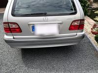 Gebraucht Mercedes E220 143 PS (105 kW) 2001 Silber Kombi