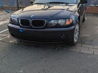 Gebraucht BMW 318 143 PS (105 kW) 2003 Blau Kombi