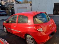 Gebraucht Renault Clio II 75 PS (55 kW) 2009 Rot Kleinwagen