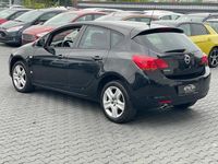Gebraucht Opel Astra 120 PS (88 kW) 2011 Schwarz Limousine