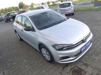 Gebraucht VW Polo Trendline 80 PS (58 kW) 2018 Silber Kleinwagen