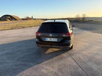 Gebraucht VW Passat Elegance 150 PS (110 kW) 2020 Schwarz Kombi