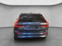 Używany Volvo XC60 Core 250 KM (183 kW) 2024 Niebieski SUV