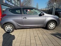 Gebraucht Hyundai i20 Edition 77 PS (56 kW) 2012 Grau Kleinwagen