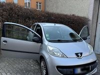 Gebraucht Peugeot 107 68 PS (50 kW) 2007 Silber Kleinwagen