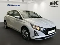 Gebraucht Hyundai i20 Trend 101 PS (74 kW) 2025 Grau lumen grey Limousine