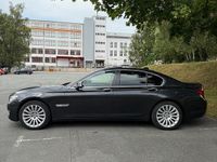 Gebraucht BMW 740 Performance 313 PS (230 kW) 2012 Grau Limousine