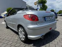 Gebraucht Peugeot 206 CC 109 PS (80 kW) 2003 Silber Cabrio