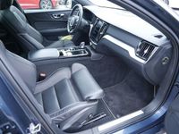 Gebraucht Volvo V60 R-Design 341 PS (250 kW) 2020 Denim blau Kombi